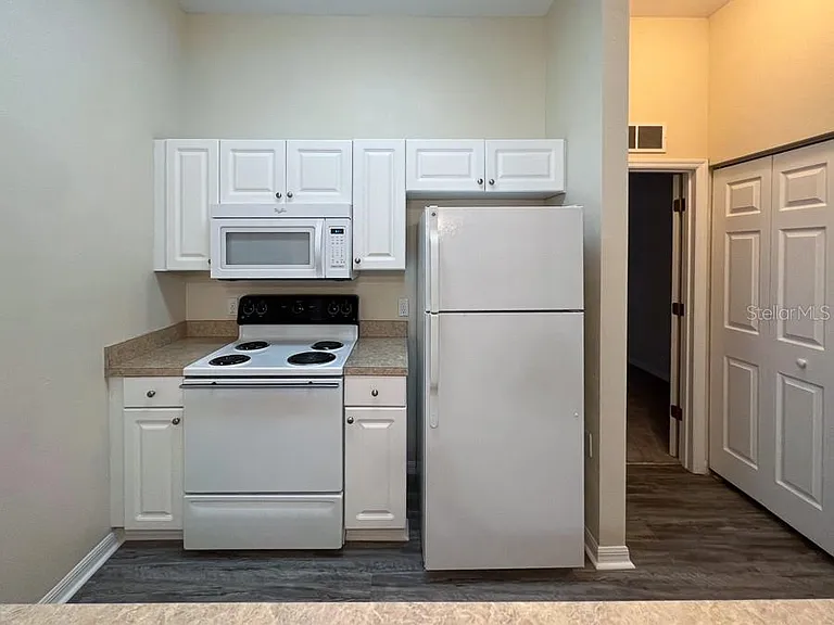 4014 SW 26th Dr #27 — Photo 10
