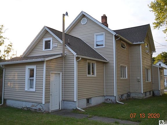 3rd image of 129 Lake Shore Dr W