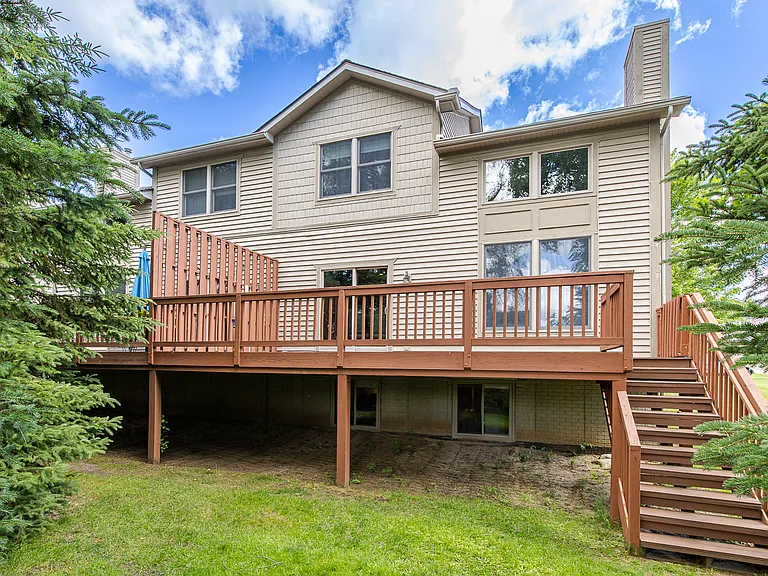 300 Stratford Ln #300 — Photo 56