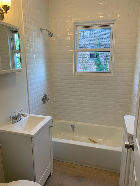 2nd image of 19 Van Courtland Pl #1