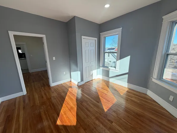 36 Stebbins St #2, Worcester, MA 01607