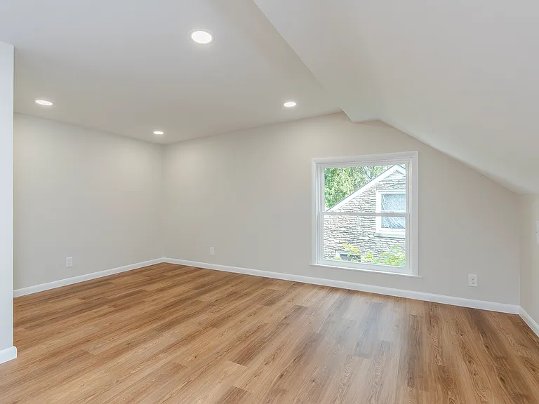 1022 Della Dr — Photo 27