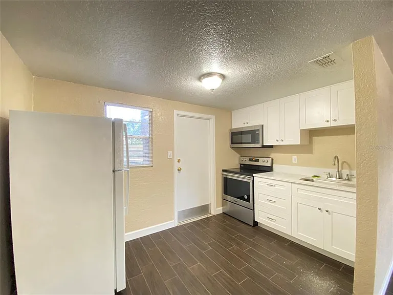 37147 Marlu Ln — Photo 3