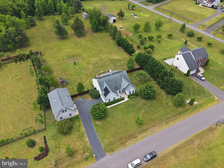 320 Timber Mill Ln — Photo 34