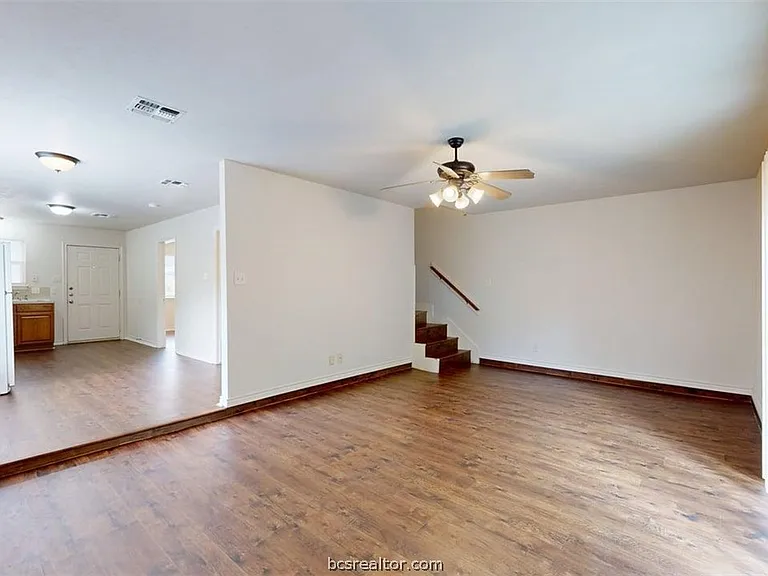 1915 Pine Tree Dr #B — Photo 6