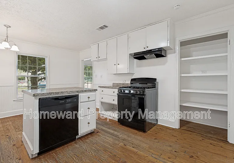 901 W Virginia St — Photo 5