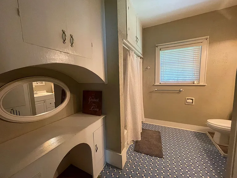 250 E Fairview St — Photo 15