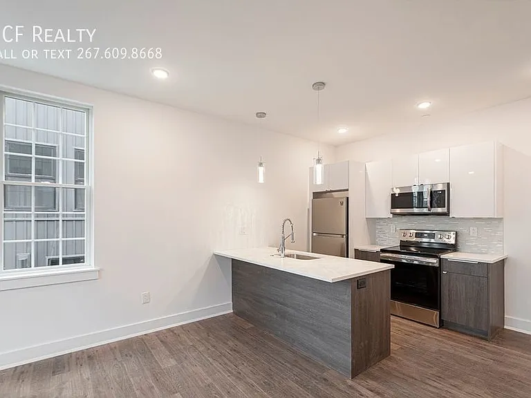 2623 Christian St #304 — Photo 1