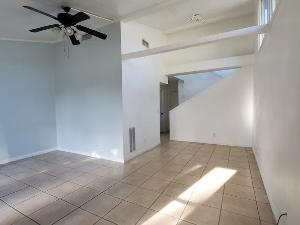 617 3rd St, Neptune Beach, FL 32266