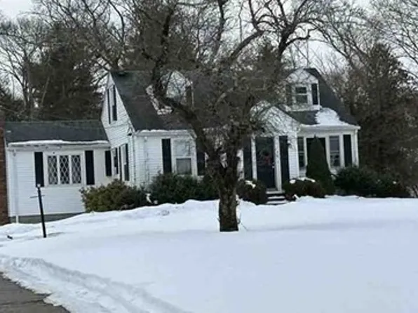 31 Elm St E, Raynham, MA 02767