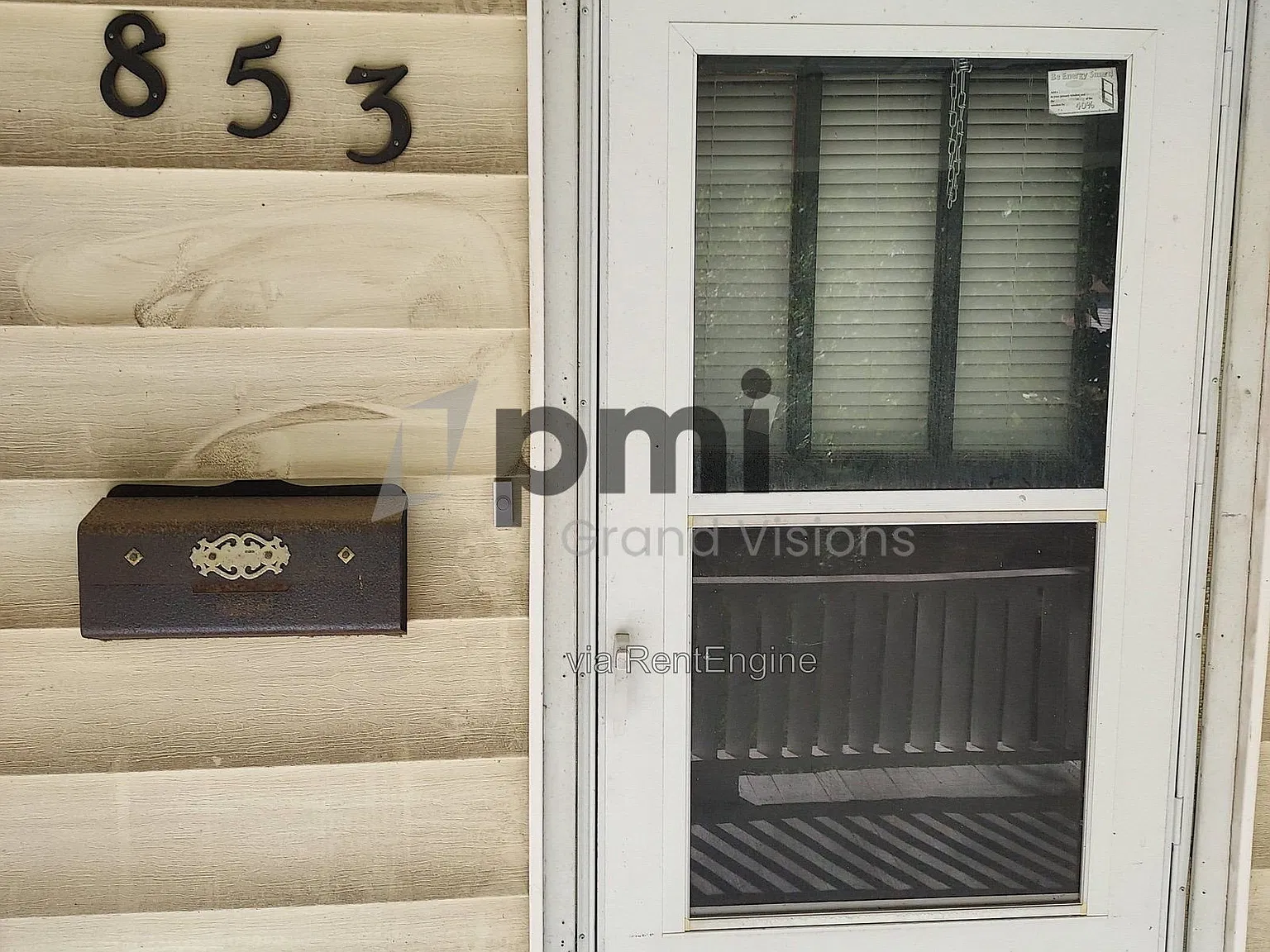 3 bed, 1.0 bath, 936 sqft, $1,290 — Photo 2