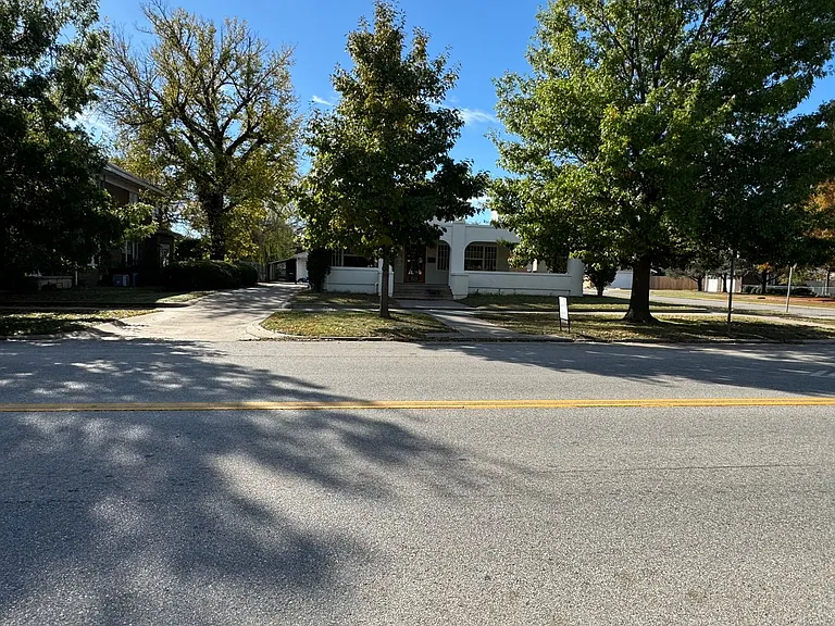 1523 W Broadway Ave — Photo 4