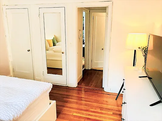 Rented by Dynamik Realty | media 16