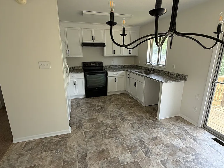 322 Michael St — Photo 3