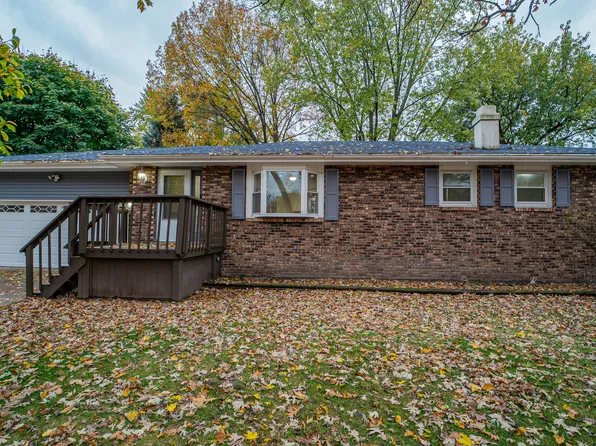 2511 Crowsnest Dr, Hobart, IN 46342