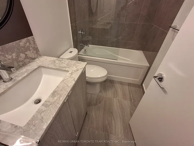 771 Yonge St #2111 — Photo 12