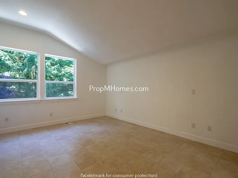 14995 SW 141st Ave — Photo 15