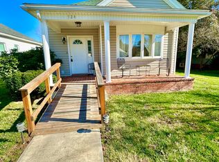 924 Acacia Ave, Clifton Forge, VA 24422