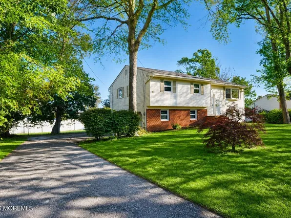 532 Robinhood Road, Brick, NJ 08724