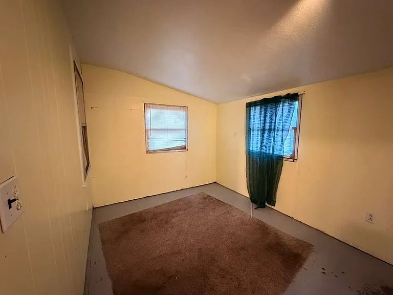 319 White St — Photo 19
