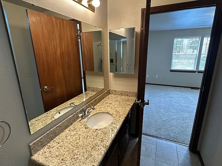 5710 N 21st St #10 — Photo 16