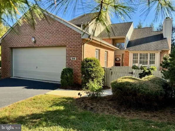 86 Cambridge Dr, Hershey, PA 17033