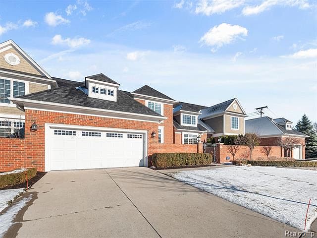 1st image of 702 Seabiscuit Dr