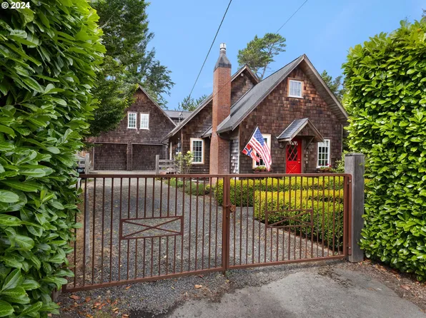 2448 Neawanna St, Seaside, OR 97138