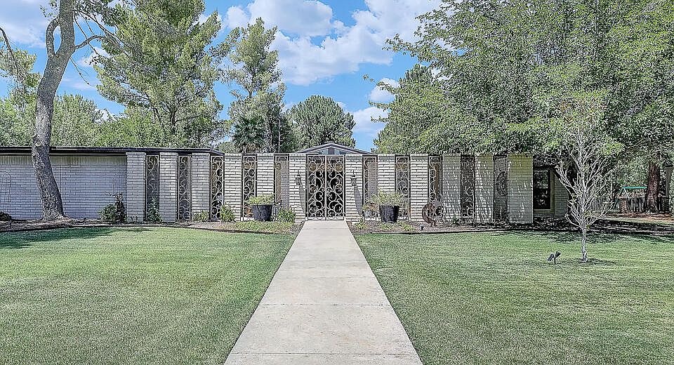 1st image of 488 Kingswood Dr