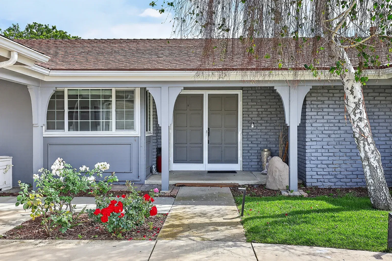 4 bed, 2023 sqft, $7,000 — Photo 2