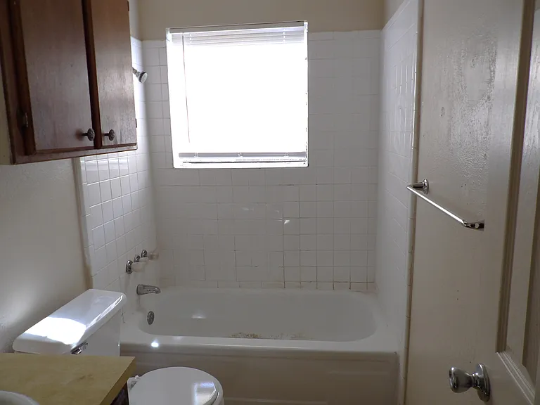 6454 NW Columbia Ave — Photo 8