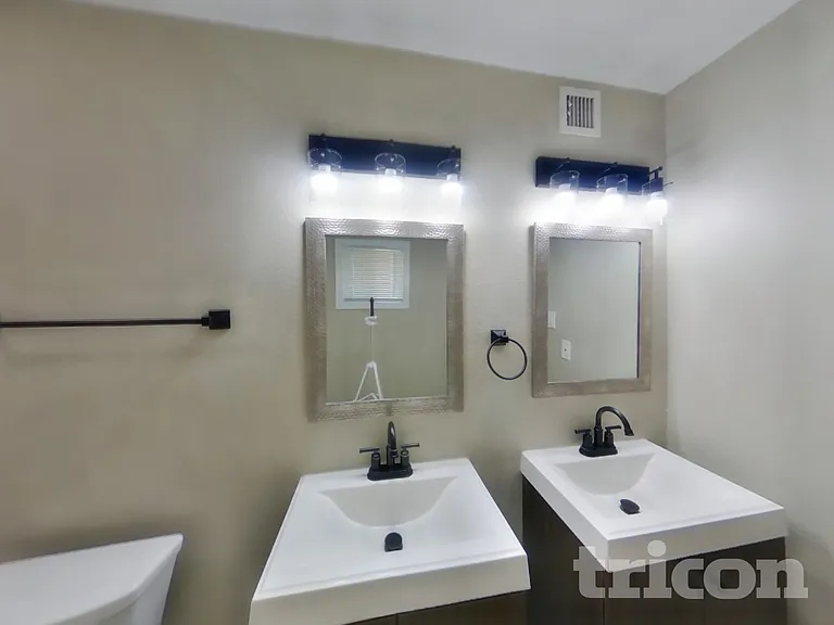 4820 W Hayward Ave — Photo 7