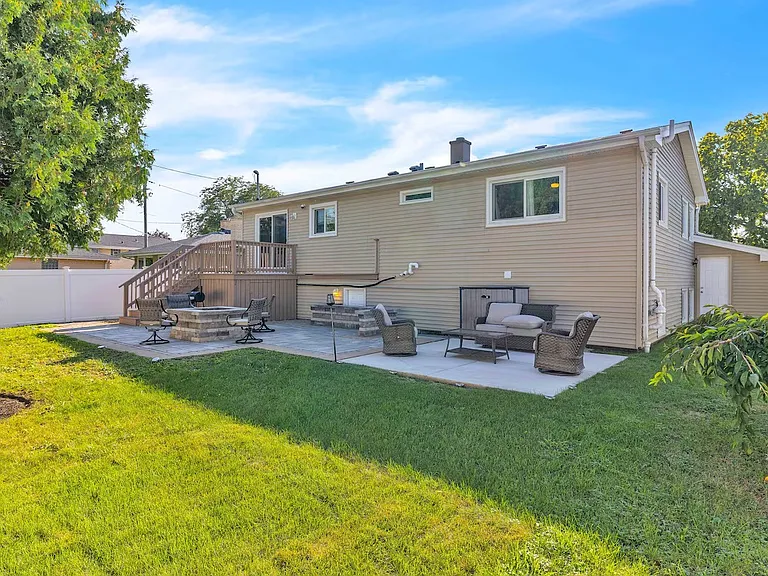1045 S Center St — Photo 49