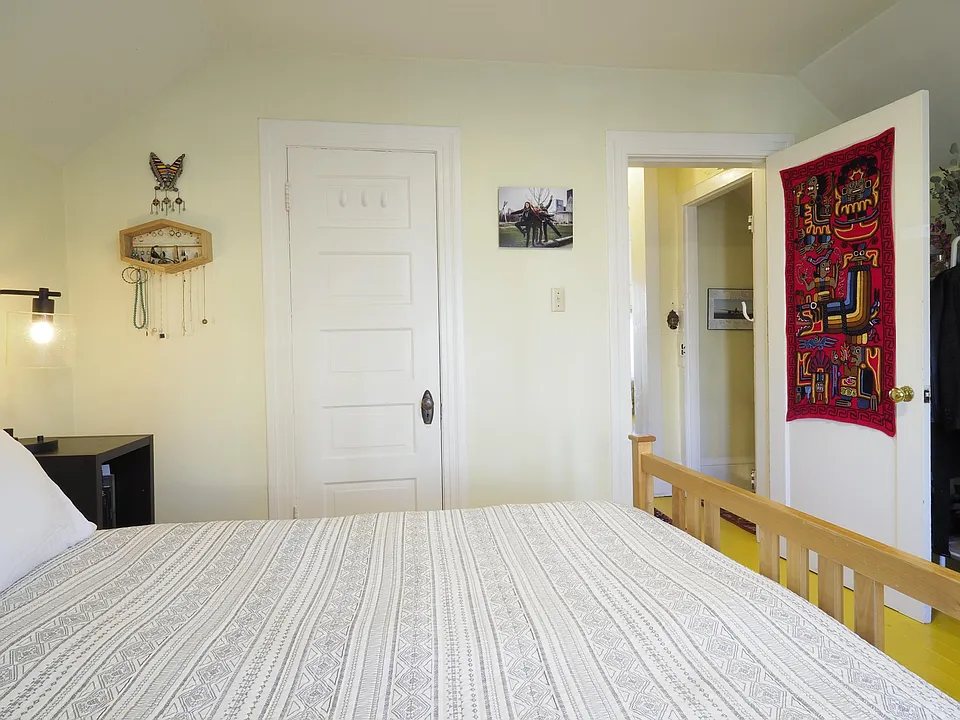Bedroom South.