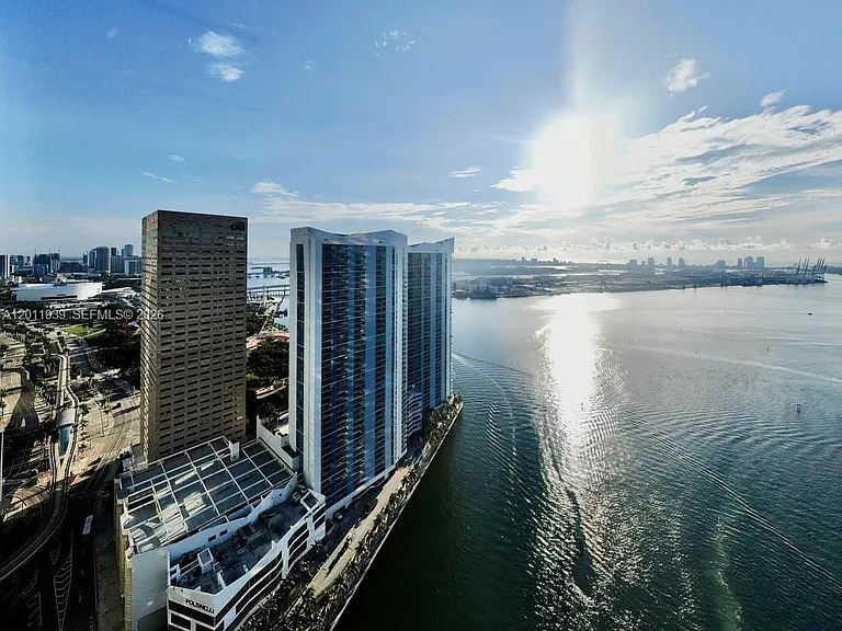 325 S Biscayne Blvd #3517 — Photo 2