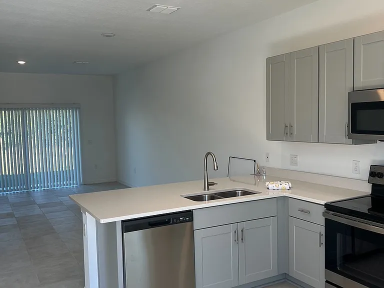 2081 Viewfinder St — Photo 2