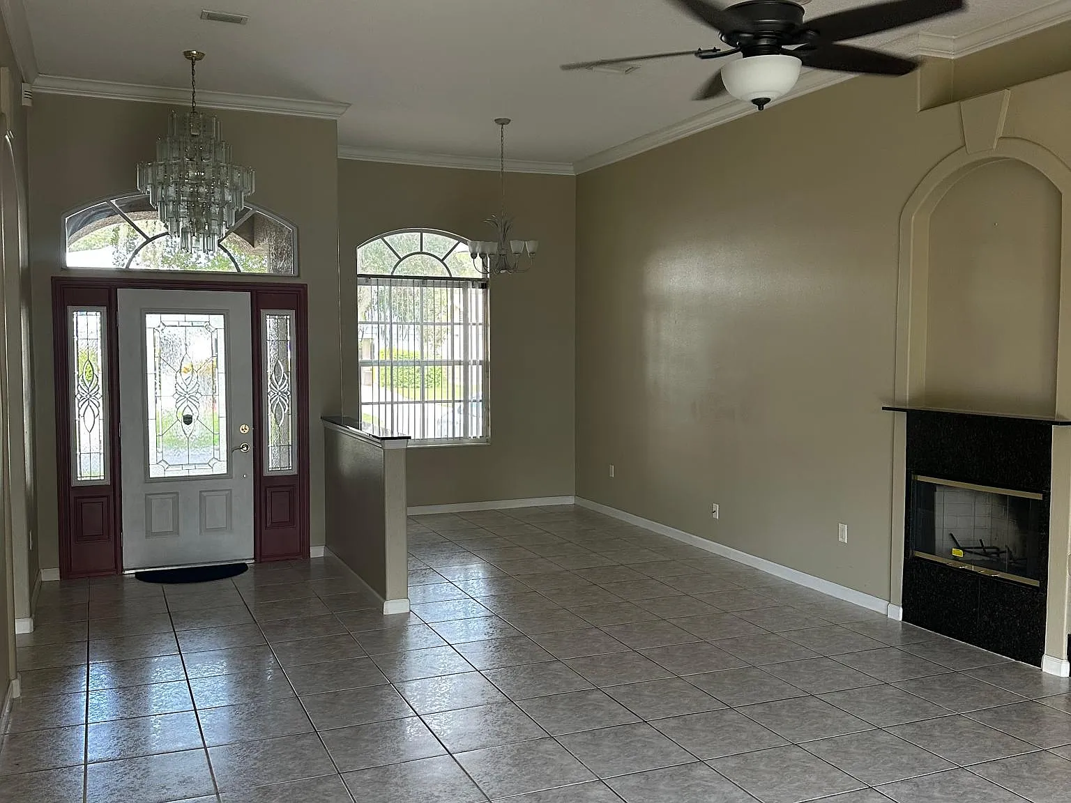 3130 S Canal Dr — Photo 2