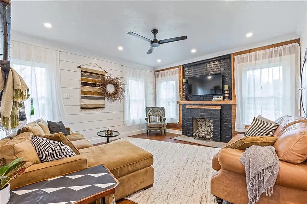 4 bed, 2100 sqft, $3,000 — Photo 3