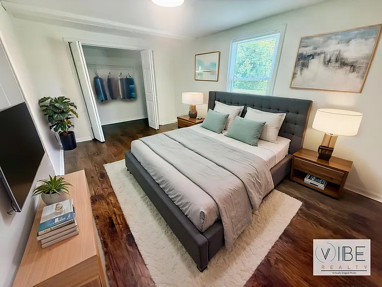902 Gibson Dr — Photo 3