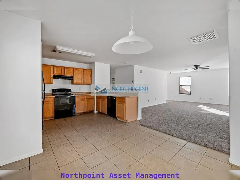 3220 S 81st Dr — Photo 6