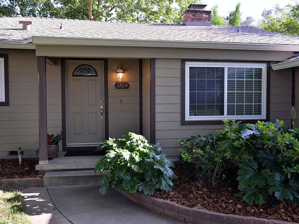 1st image of 3704 Thornwood Dr