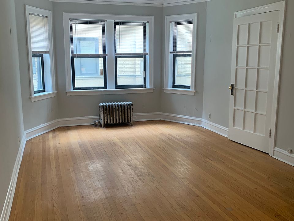 1st image of 6223 N Artesian Ave APT 1E