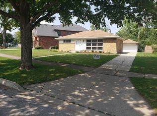 437 N Emery Ln, Elmhurst, IL 60126