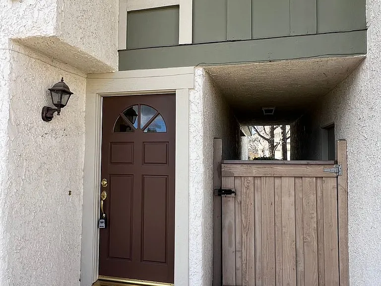 2604 Calle Elegante — Photo 23
