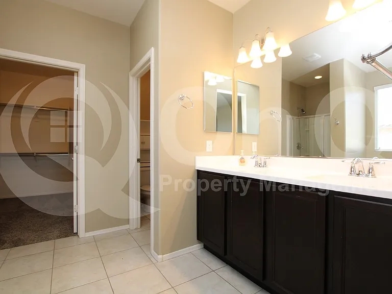 2620 S 116th Dr — Photo 11