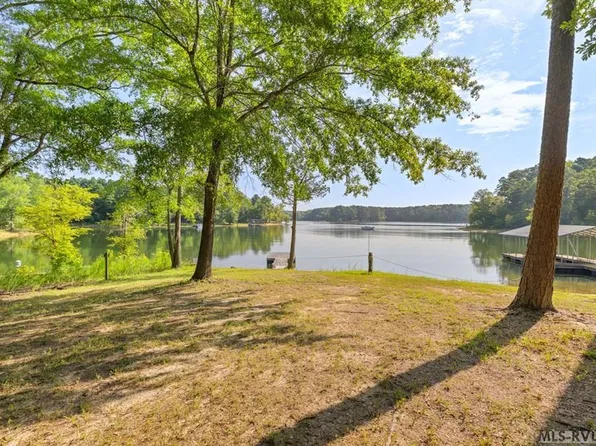 271 Pine Ln, Boydton, VA 23917