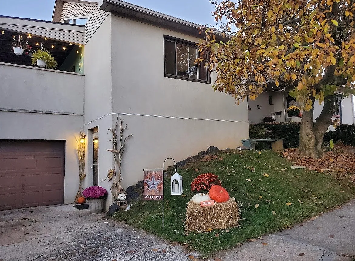 4 bed, 2.5 bath, 2000 sqft, $2,500 — Photo 1