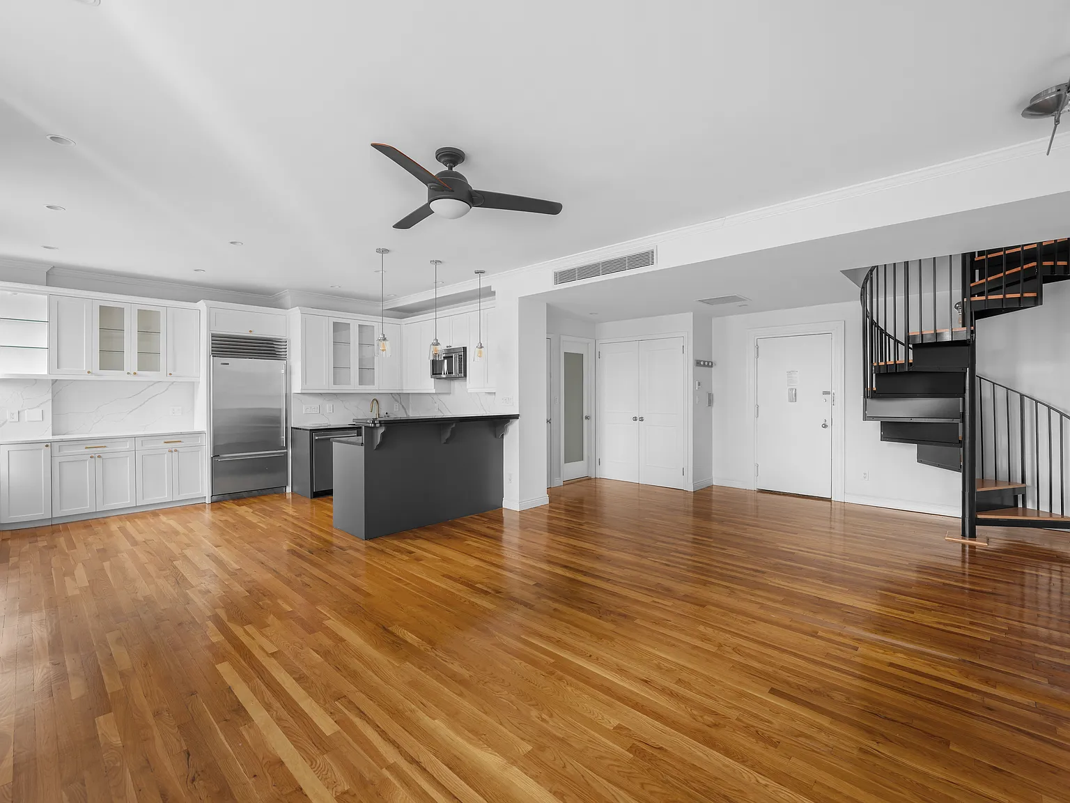 260 West Broadway — Photo 1