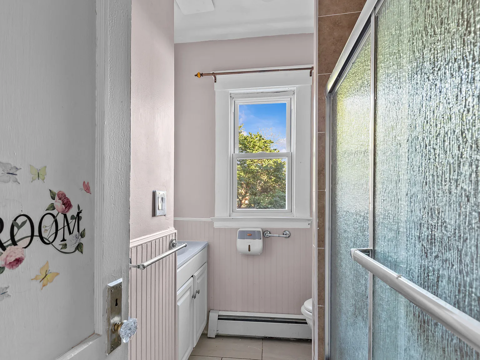 3 bed, $2,100 — Photo 4