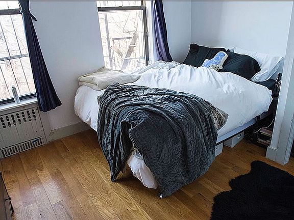 5th image of 233 Jefferson Ave #2L